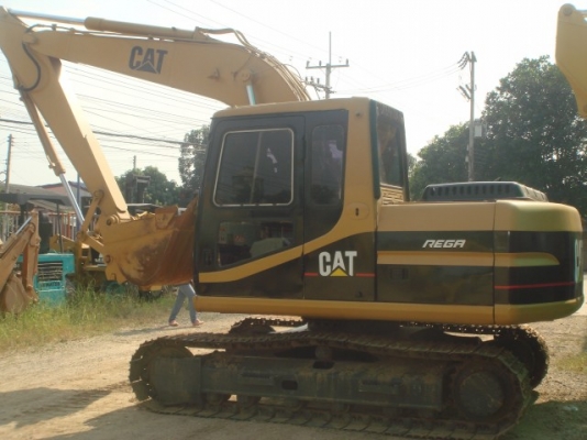 ละอองดาวแทรคเตอร์ ขาย รถขุด CAT 312 มือสองเก่าจากนอกสภาพดีราคาถูก พร้อมสำหรับการใช้งาน