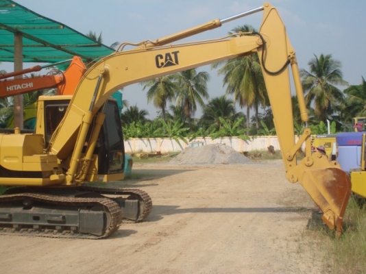 ละอองดาวแทรคเตอร์ ขาย รถขุด CAT 312 มือสองเก่าจากนอกสภาพดีราคาถูก พร้อมสำหรับการใช้งาน