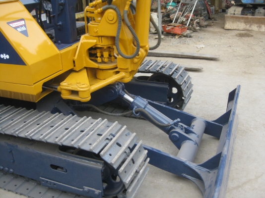 ขายรถขุดดินBACKHOE KOMATSU PC20-5  พร้อมใช้งาน