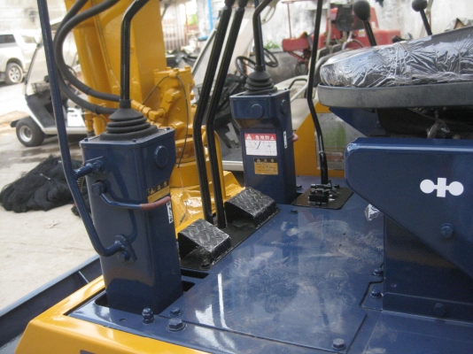 ขายรถขุดดินBACKHOE KOMATSU PC20-5  พร้อมใช้งาน