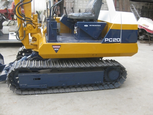 ขายรถขุดดินBACKHOE KOMATSU PC20-5  พร้อมใช้งาน