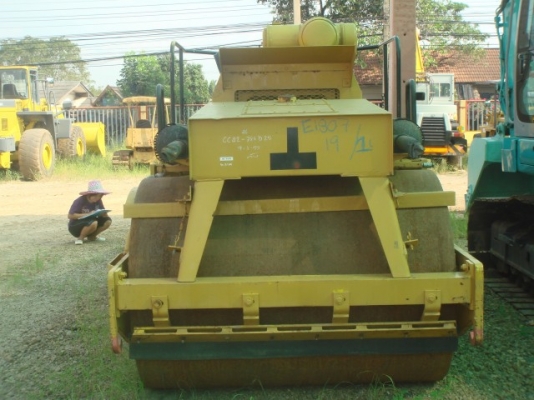 ละอองดาวแทรคเตอร์ ขาย รถบดสั่นสะเทือนDYNAPAC CC-42 มือสองเก่าจากนอกสภาพดีราคาถูก พร้อมสำหรับการใช้งาน