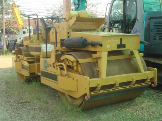 ละอองดาวแทรคเตอร์ ขาย รถบดสั่นสะเทือนDYNAPAC CC-42 มือสองเก่าจากนอกสภาพดีราคาถูก พร้อมสำหรับการใช้งาน