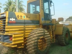 ละอองดาวแทรคเตอร์ ขายรถตักล้อยางยี่หัอ KOMATSU WA300-1 มือสองเก่าจากนอกสภาพดีราคาถูก พร้อมสำหรับการใช้งาน