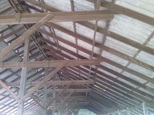 ขายโครงสร้างไม้เก่า ขนาดใหญ่ จำนวนมาก  ไม้เต็ง สภาพสวย ราคาถูก  ครับ  081-1755103