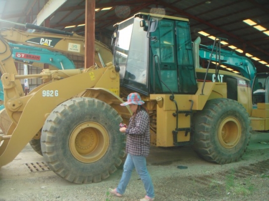 ละอองดาวแทรคเตอร์ ขาย รถตักล้อยาง ยี่หัอ CAT 962G  มือสองเก่าจากนอกสภาพดีราคาถูก พร้อมสำหรับการใช้งาน
