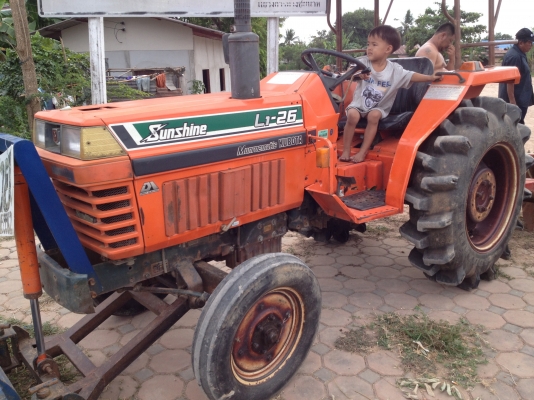 ขายถูกรถ kubota L1-26 ใบมีดดันหน้าผาน 6