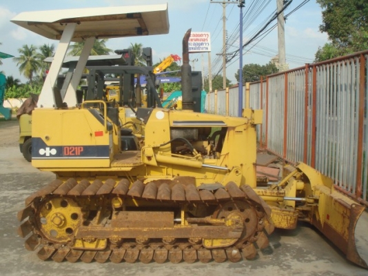 ละอองดาวแทรคเตอร์ ขาย รถดัน ยี่ห้อ KOMATSU D21P-5 มือสองเก่าจากนอกสภาพดีราคาถูก พร้อมสำหรับการใช้งาน