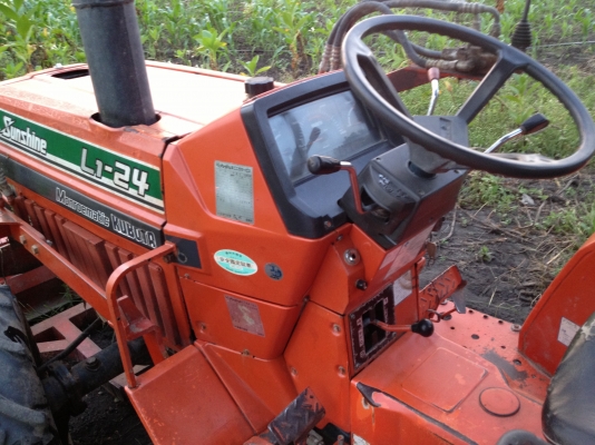 ขายด่วน kubota L1-24  4WD ดันหน้า+ โรตารี่+ ผานพรวน
