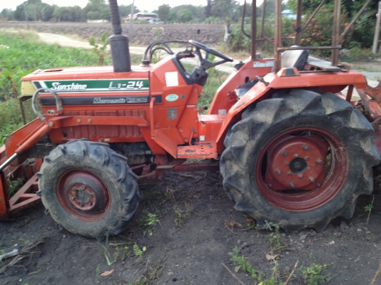 ขายด่วน kubota L1-24  4WD ดันหน้า+ โรตารี่+ ผานพรวน