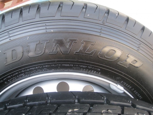 ขายกะทะล้อไปแล้วครับเหลือแต่ยางป้ายแดงปี 12(081-3747940)