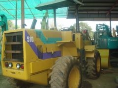 ละอองดาวแทรคเตอร์ ขายรถตักล้อยางยี่หัอ KOMATSU 510 มือสองเก่าจากนอกสภาพดีราคาถูก พร้อมสำหรับการใช้งาน