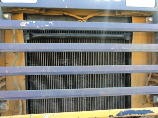 ละอองดาวแทรคเตอร์ ขาย รถดัน ยี่ห้อ KOMATSU WA100-1 มือสองเก่าจากนอกสภาพดีราคาถูก พร้อมสำหรับการใช้งาน