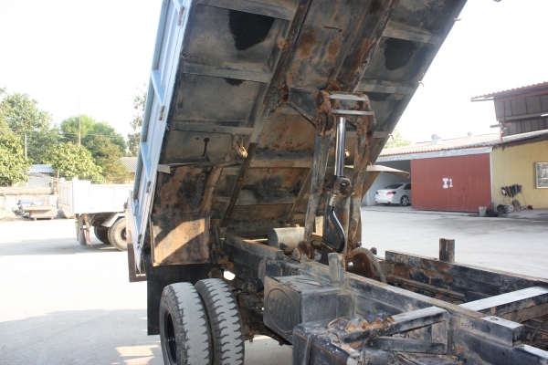 หกล้อดั้ม npr หัวการ์ตูนปี 44 หกล้อดั้ม npr หัวการ์ตูนปี 44