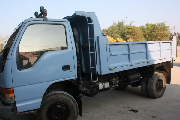 หกล้อดั้ม npr หัวการ์ตูนปี 44 หกล้อดั้ม npr หัวการ์ตูนปี 44