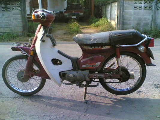 ขายC700Cdi(แดง1)เล่มทะเบียนพร้อมชุดโอนเครื่องดีอะไหร่เดิมเกือบครบขาย 7500 บาท