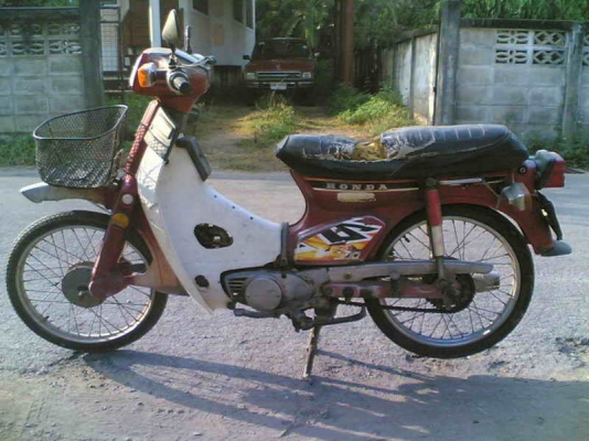 ขายC700(แดง2)เล่มทะเบียนพร้อมชุดโอนเครื่องดีอะไหร่เกือบครบขาย 6900 บาท