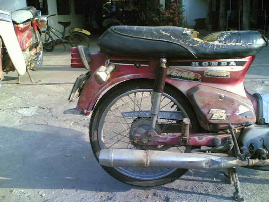 ขายC700(แดง2)เล่มทะเบียนพร้อมชุดโอนเครื่องดีอะไหร่เกือบครบขาย 6900 บาท