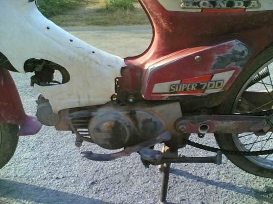 ขายC700Cdi(แดง3)เล่มทะเบียนพร้อมชุดโอนเครื่องดีอะไหร่ต้องเก็บขาย 6900 บาท