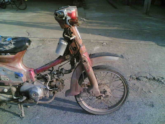 ขายC700(แดง4)เล่มทะเบียนพร้อมชุดโอน เครื่องดีอะไหร่ต้องเก็บขาย 6000 บาท