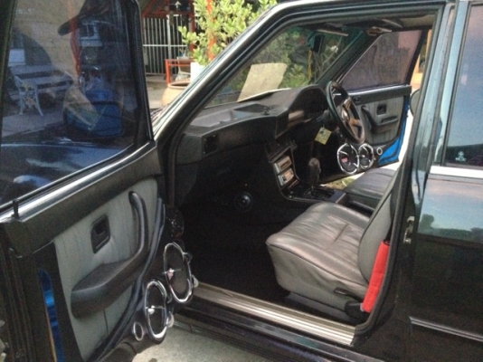 ขาย BMW 520i E28 เครื่องเสียงเป็นแสน ขาย BMW 520i E28 เครื่องเสียงเป็นแสน