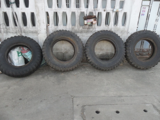 ยาง 9.00 - 20 สวยๆ