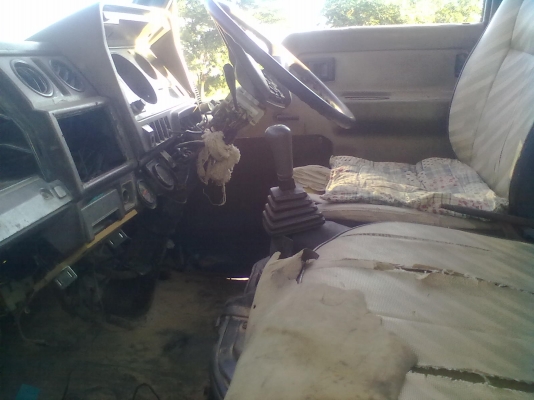 ขาย 6ล้อดั้มเล็ก TOYOTA  BU61 เครื่องแรง ดั้มดี ทะเบียนเต็มเอกสารพร้อมโอน