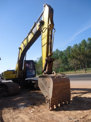 ขายรถแบคโฮKOBELCO 6สูบ SK200 ตีนตะขาบ สภาพสวยพร้อมใช้งาน เอกสารเล่มทะเบียนครบ สนใจดูรถก่อน