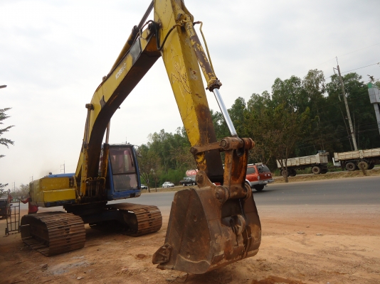 ขายรถแบคโฮKOBELCO 6สูบ SK200 ตีนตะขาบ สภาพสวยพร้อมใช้งาน เอกสารเล่มทะเบียนครบ สนใจดูรถก่อน