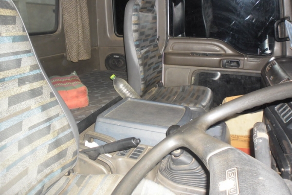 ISUZU DECA 195 HP 6HE1 หกล้อดั๊มพ์ ช่วงล่างใหญ่ยาง 8.25 ขอบ 16" กระบะดั๊มพ์เหล็ก 6 ตันยาว 3.60 เมตร เครื่องดี ภายในครบ แอร์เย็น พวงมาลัยเพาเวอร์ เบรคทริ๊ปฟี้ ช่วงล่างคัชซีสวยไม่มีดาม เอกสารทะเบียนภาษีครบถูกต้องพร้อมโอนได้เลยครับ