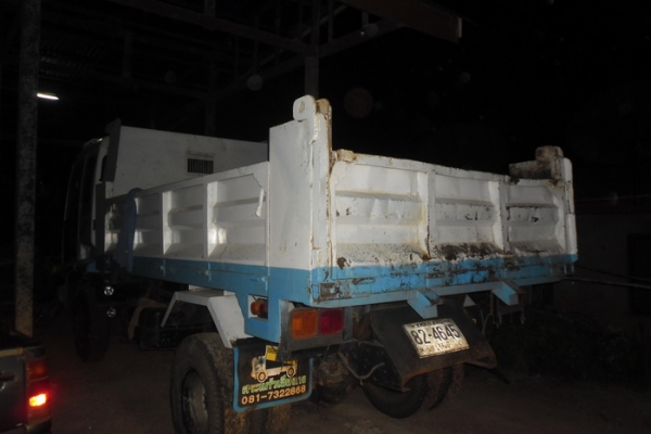 ISUZU DECA 195 HP 6HE1 หกล้อดั๊มพ์ ช่วงล่างใหญ่ยาง 8.25 ขอบ 16" กระบะดั๊มพ์เหล็ก 6 ตันยาว 3.60 เมตร เครื่องดี ภายในครบ แอร์เย็น พวงมาลัยเพาเวอร์ เบรคทริ๊ปฟี้ ช่วงล่างคัชซีสวยไม่มีดาม เอกสารทะเบียนภาษีครบถูกต้องพร้อมโอนได้เลยครับ