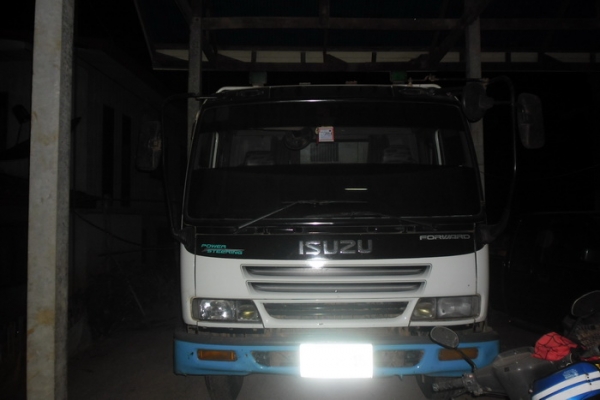 ISUZU DECA 195 HP 6HE1 หกล้อดั๊มพ์ ช่วงล่างใหญ่ยาง 8.25 ขอบ 16" กระบะดั๊มพ์เหล็ก 6 ตันยาว 3.60 เมตร เครื่องดี ภายในครบ แอร์เย็น พวงมาลัยเพาเวอร์ เบรคทริ๊ปฟี้ ช่วงล่างคัชซีสวยไม่มีดาม เอกสารทะเบียนภาษีครบถูกต้องพร้อมโอนได้เลยครับ