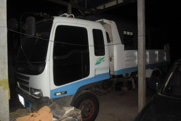 ISUZU DECA 195 HP 6HE1 หกล้อดั๊มพ์ ช่วงล่างใหญ่ยาง 8.25 ขอบ 16" กระบะดั๊มพ์เหล็ก 6 ตันยาว 3.60 เมตร เครื่องดี ภายในครบ แอร์เย็น พวงมาลัยเพาเวอร์ เบรคทริ๊ปฟี้ ช่วงล่างคัชซีสวยไม่มีดาม เอกสารทะเบียนภาษีครบถูกต้องพร้อมโอนได้เลยครับ