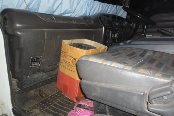 ISUZU DECA 195 HP 6HE1 หกล้อดั๊มพ์ ช่วงล่างใหญ่ยาง 8.25 ขอบ 16" กระบะดั๊มพ์เหล็ก 6 ตันยาว 3.60 เมตร เครื่องดี ภายในครบ แอร์เย็น พวงมาลัยเพาเวอร์ เบรคทริ๊ปฟี้ ช่วงล่างคัชซีสวยไม่มีดาม เอกสารทะเบียนภาษีครบถูกต้องพร้อมโอนได้เลยครับ