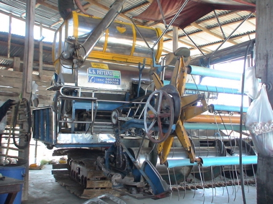 ขายด่วนรถเกี่ยวพร้อมลุยนาปรัง