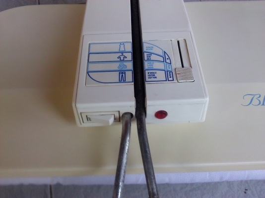 เครื่องรีดผ้า ELNA แบบกดทับ รีดเรียบมากใช้เวลาน้อยเบาแรง(มี VDO รีดให้ดู)