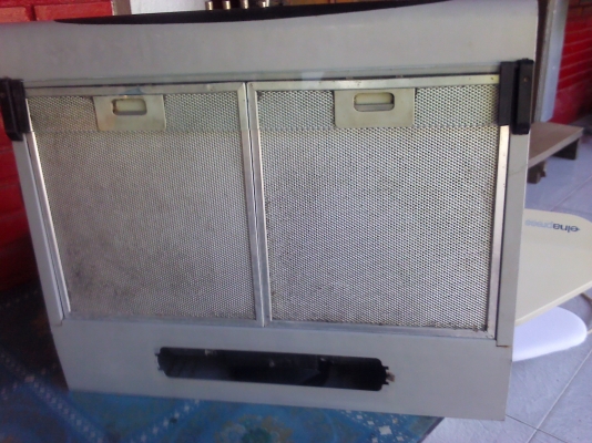 เครื่องดูดควัน MEX ของอิตาลี มีพัดลมดูด 2 ตัว มีไฟส่อง เลือกให้ลมออกด้านนอกหรือด้านในได้