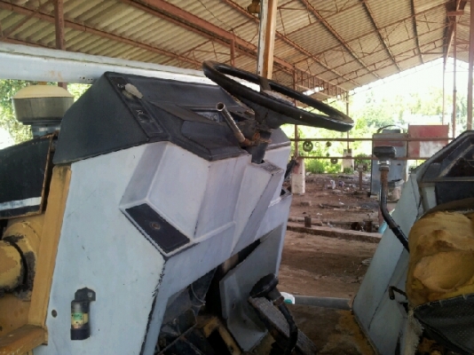 ด่วนๆ..ตักหน้าขุดหลังCAT428B เล่มทะเบียน เพลาเดียว สวยๆ