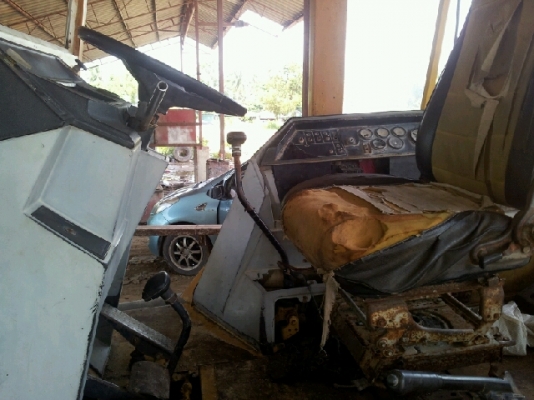 ด่วนๆ..ตักหน้าขุดหลังCAT428B เล่มทะเบียน เพลาเดียว สวยๆ