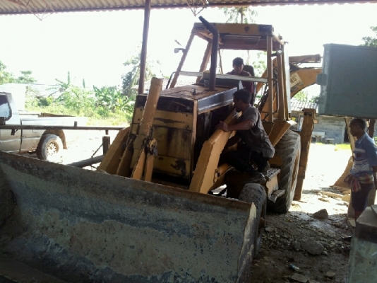 ด่วนๆ..ตักหน้าขุดหลังCAT428B เล่มทะเบียน เพลาเดียว สวยๆ