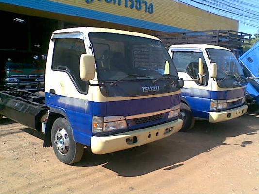 อีซูซุ 6 ล้อ NPR เครื่องยนต์ NGV 100 \% นำเข้าจากญี่ปุ่น จดทะเบียนพร้อมใช้