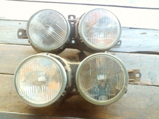 ขายกระจังหน้า BMW E21 พร้อมไฟ 1 คู่สภาพสวยๆ