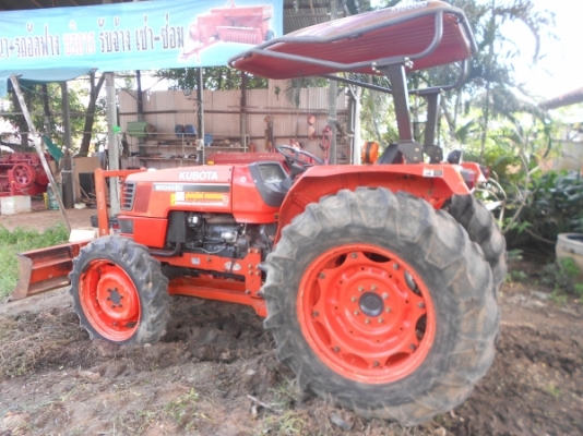 ขายรถไถ คูโบต้า M5000 ชั้วโมงทำงาน 2460 ชั่วโมงปลายปี52 (ยังผ่อนไม่หมด)