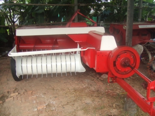 ขายรถอัดฟาง อินเตอร์กับแม็กซี่ ( มีหลายคันให้เลือก)