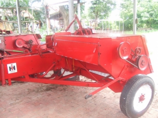 ขายรถอัดฟาง อินเตอร์กับแม็กซี่ ( มีหลายคันให้เลือก)