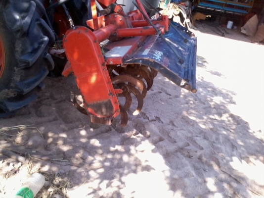 ขายโรตารี่นอก กว้าง 1.40 เมตร ใบเต็ม พร้อมใช้ ใช้กับ KUBOTA ขาด 28 30 34 และ 36 แรงไม่ต้องปรับ