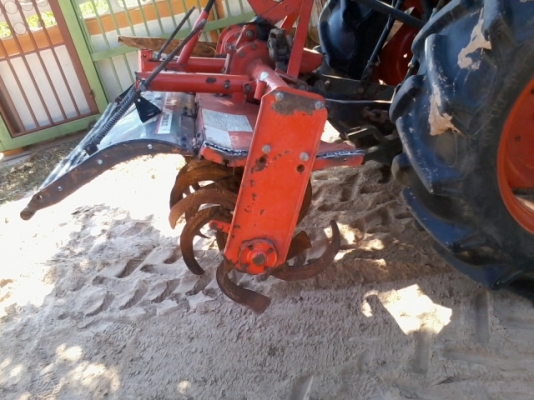 ขายโรตารี่นอก กว้าง 1.40 เมตร ใบเต็ม พร้อมใช้ ใช้กับ KUBOTA ขาด 28 30 34 และ 36 แรงไม่ต้องปรับ