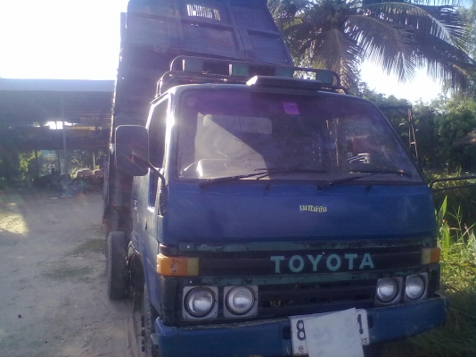 ขายหัวเก๋ง หกล้อ TOYOTA BU61ไดน่า200 สภาพสวยอุปกรณ์ครบ