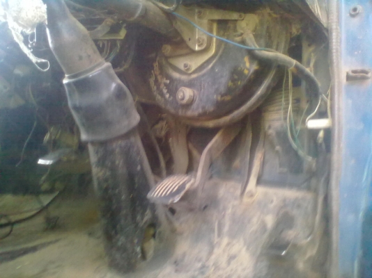 ขายหัวเก๋ง หกล้อ TOYOTA BU61ไดน่า200 สภาพสวยอุปกรณ์ครบ