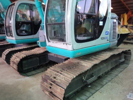 ละอองดาวแทรคเตอร์ ขาย รถแบคโฮ ยี่ห้อ KOBELCO SK 135 SR LC มือสองเก่าจากนอกสภาพดีราคาถูก พร้อมสำหรับการใช้งาน